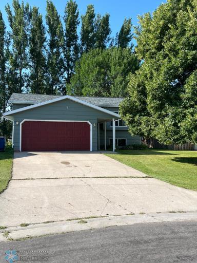 1246 32nd Street Circle S, Moorhead, MN 56560