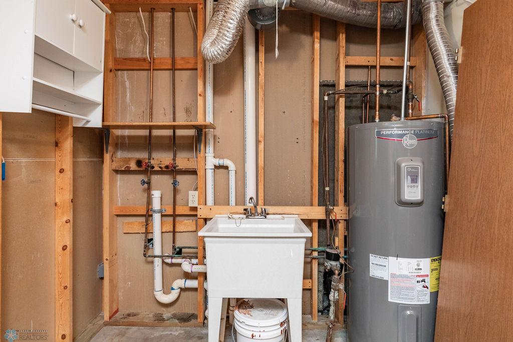 Lower/laundry room