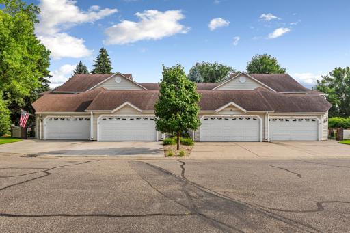 994 Hill Court, Saint Paul, MN 55126