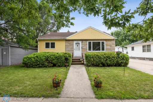 1610 2nd Avenue S, Fargo, ND 58103