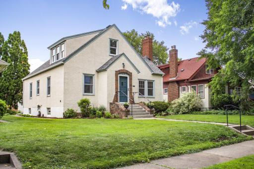 1619 Juno Avenue, Saint Paul, MN 55116