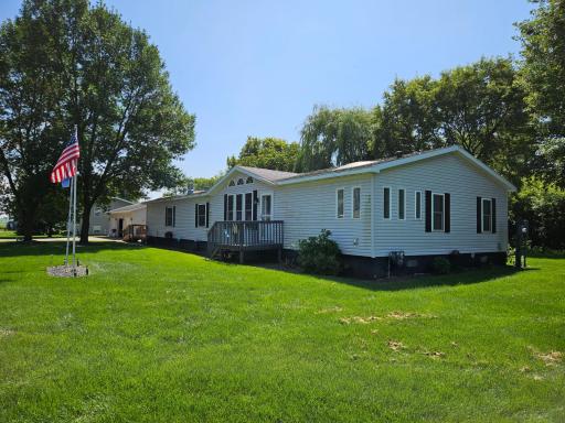 204 W Sidney Street W, Morristown, MN 55052