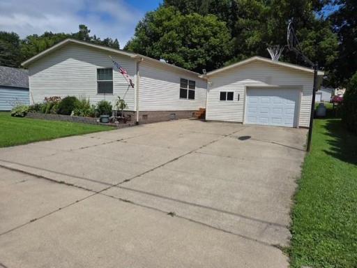 30 Elm Street N, Kimball, MN 55353