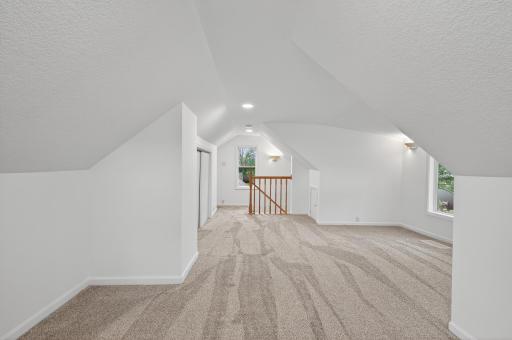 7221 E River Road, Fridley, MN 55432