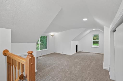 7221 E River Road, Fridley, MN 55432