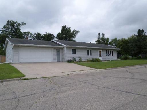 202 Kendall Avenue S, Thief River Falls, MN 56701