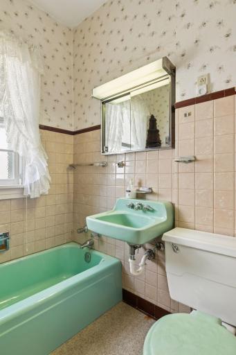 3930 Bryant Avenue N, Minneapolis, MN 55412