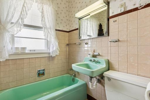 3930 Bryant Avenue N, Minneapolis, MN 55412