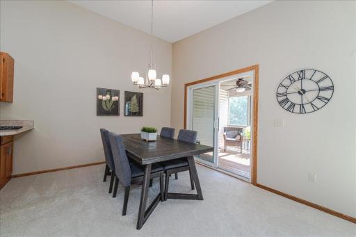 08-Dining Area.jpg