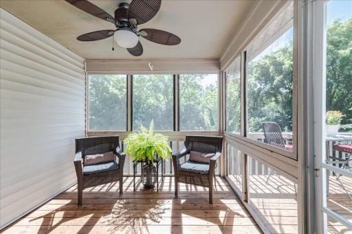 09-Screened Porch.jpg