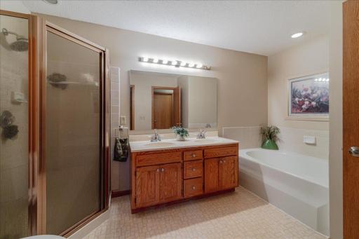 24-Bathroom.jpg