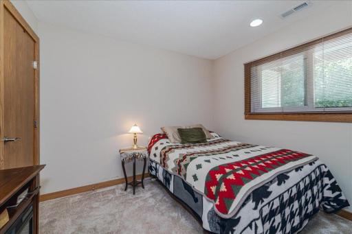 32-Bedroom 3.jpg
