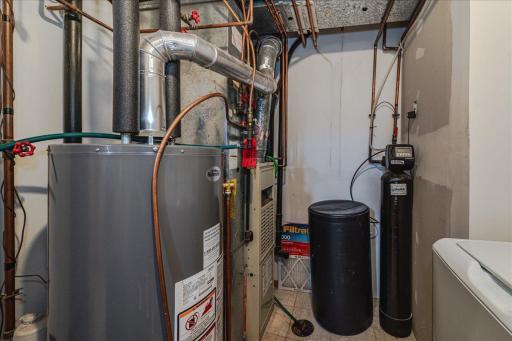 37-Utility Room.jpg