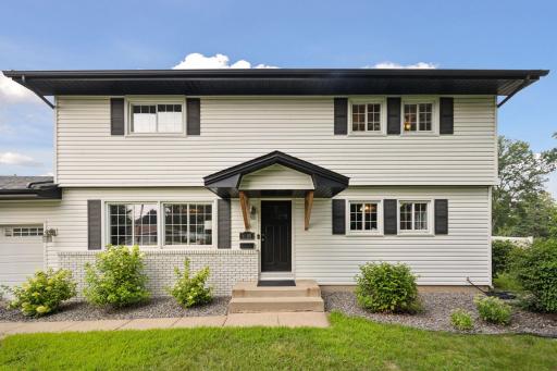 8300 24th Avenue N, Golden Valley, MN 55427