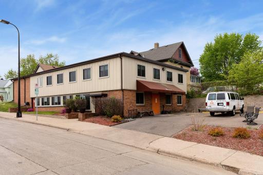 800 42nd Avenue N, Minneapolis, MN 55412