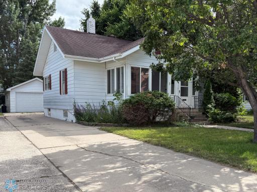 1322 9th Avenue S, Fargo, ND 58103