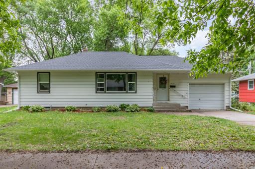 1610 Knight Avenue N, Glencoe, MN 55336