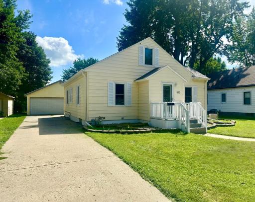1612 East Avenue, Worthington, MN 56187