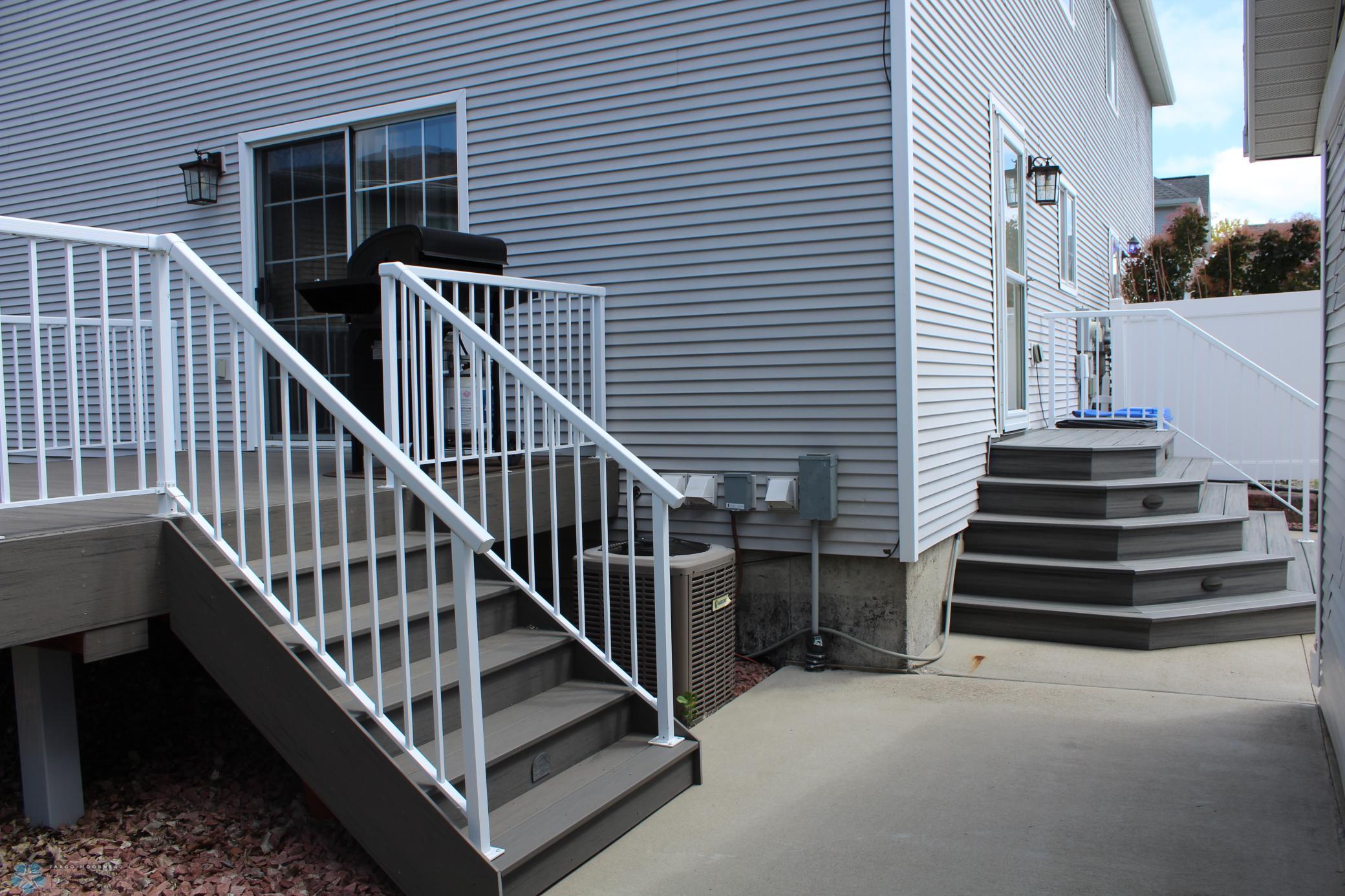 Back deck/entry- maintenance free