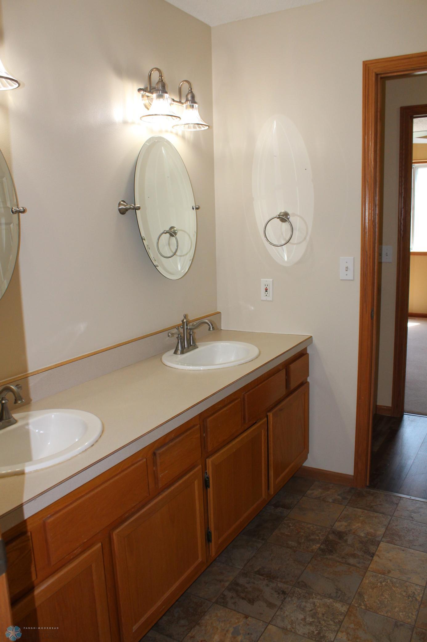 Upper hollywood bath