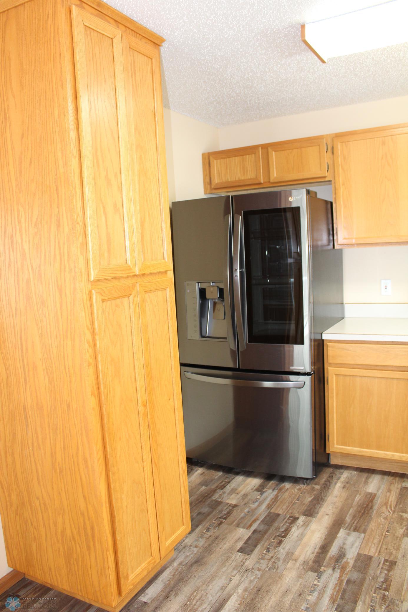 Kitchen-newer appliances, pantry cabinet