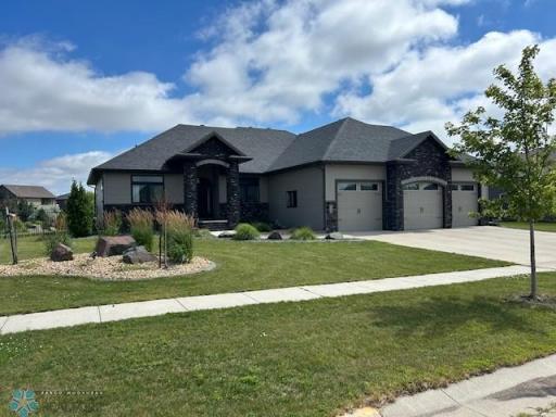 824 48th Avenue W, West Fargo, ND 58078