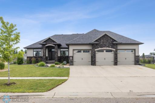 824 48th Avenue W, West Fargo, ND 58078