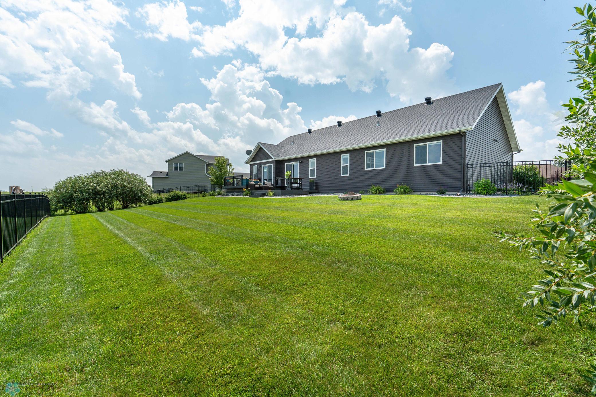 Fantastic Lawn Space for Activities, Hosting or Bon Fires