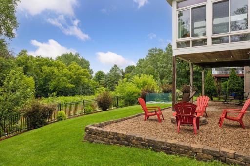 1048 Rosemary Circle, Chaska, MN 55318