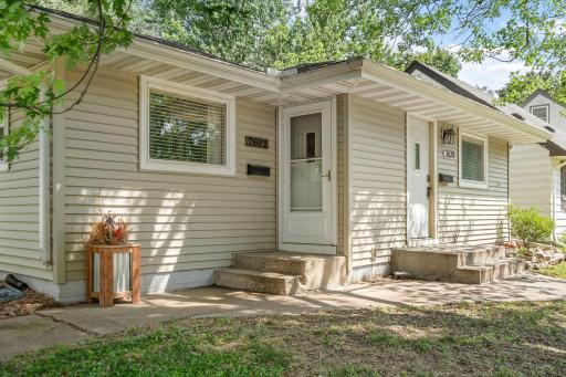 2622 Mcnair Drive N, Minneapolis, MN 55422
