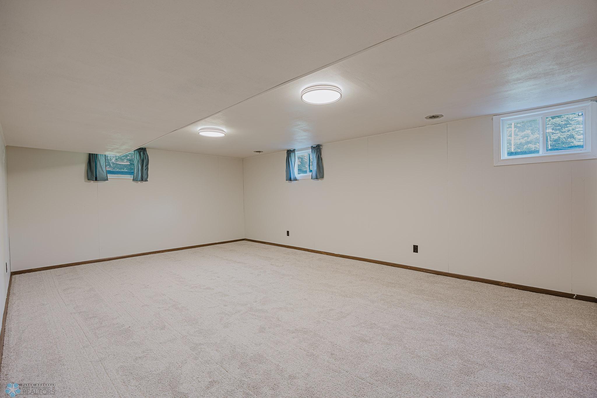 1612 52 1-2 ave n, moorhead-22.jpg