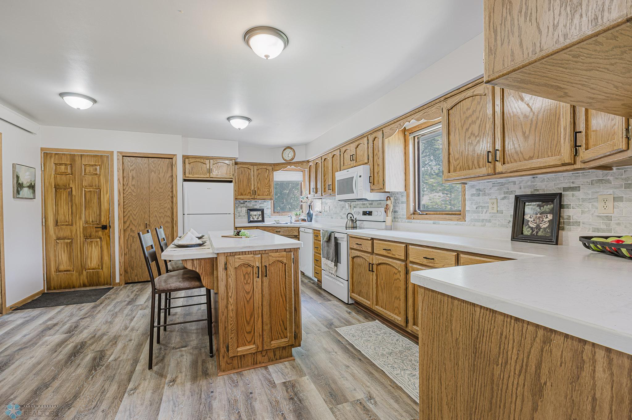 1612 52 1-2 ave n, moorhead-7.jpg