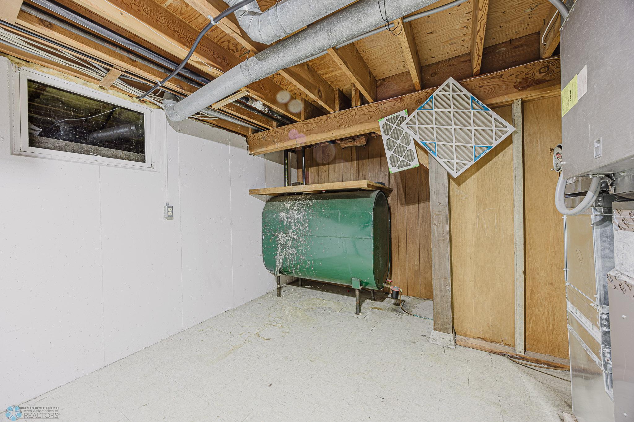 1612 52 1-2 ave n, moorhead-29.jpg