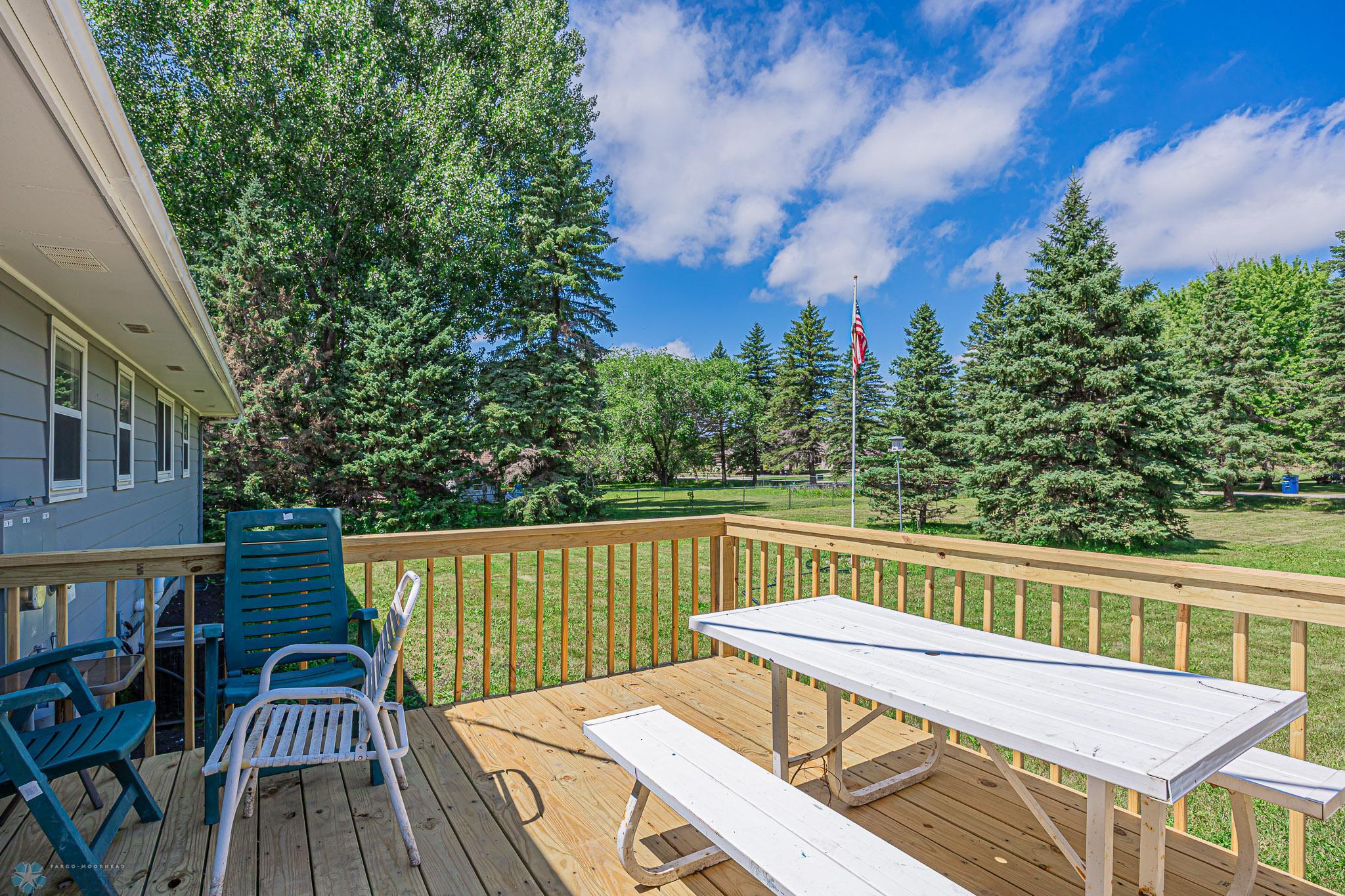 1612 52 1-2 Ave N-Moorhead, MN 56560-9.jpg