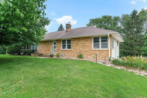 1941 Dodd Road, West Saint Paul, MN 55118
