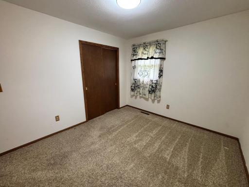 722 Kendall Avenue S, Thief River Falls, MN 56701