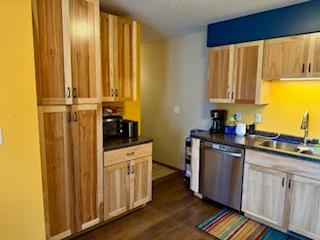 2851 Hillvale Court, Saint Paul, MN 55128