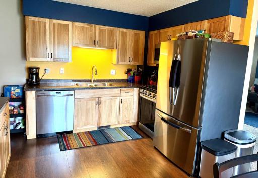 2851 Hillvale Court, Saint Paul, MN 55128