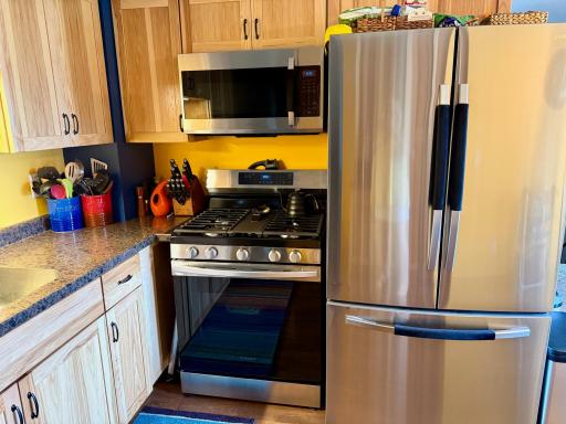 2851 Hillvale Court, Saint Paul, MN 55128