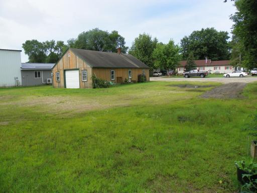 421 S Chandler Avenue, Litchfield, MN 55355