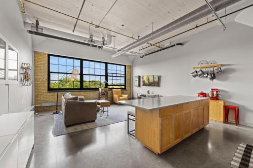 17-web-or-mls-730 Stinson Blvd NE 418-30.jpg