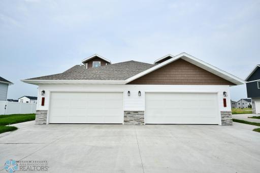 2391 Eagle Valley Drive S, Fargo, ND 58104