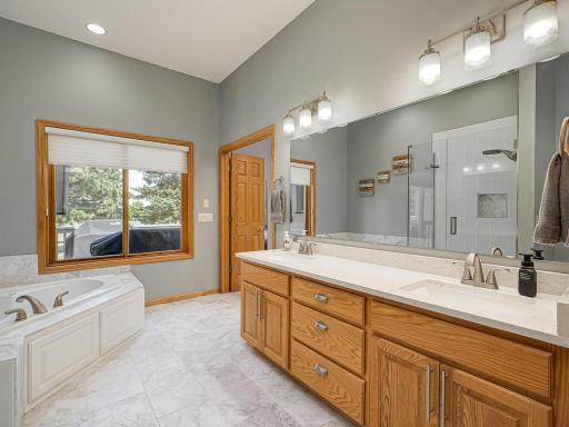 2822 Wilds Ln NW Prior Lake MN 55372 USA-031-034-Primary Bathroom-MLS_Size.jpg