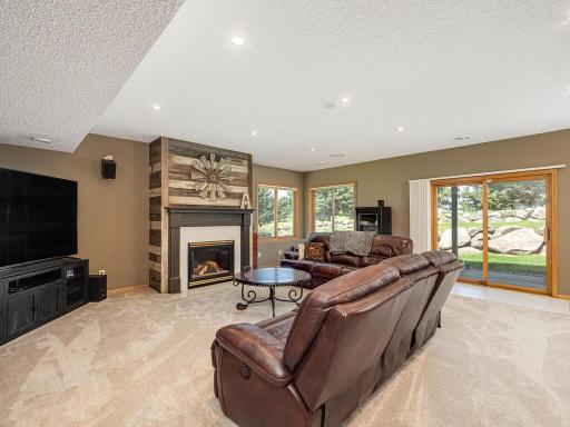 2822 Wilds Ln NW Prior Lake MN 55372 USA-035-024-Family Room-MLS_Size.jpg