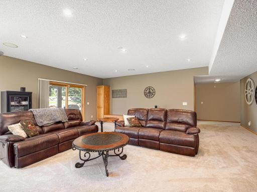 2822 Wilds Ln NW Prior Lake MN 55372 USA-037-046-Family Room-MLS_Size.jpg