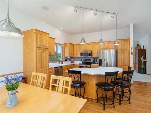 2822 Wilds Ln NW Prior Lake MN 55372 USA-017-041-Kitchen-MLS_Size.jpg
