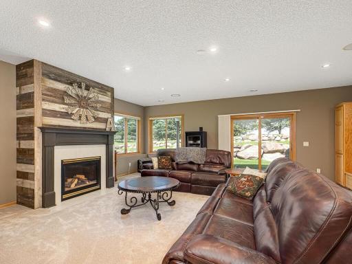 2822 Wilds Ln NW Prior Lake MN 55372 USA-036-050-Family Room-MLS_Size.jpg