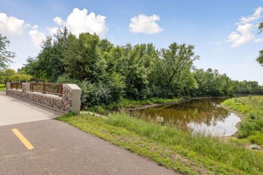 Walkable to the Mississippi River and trails