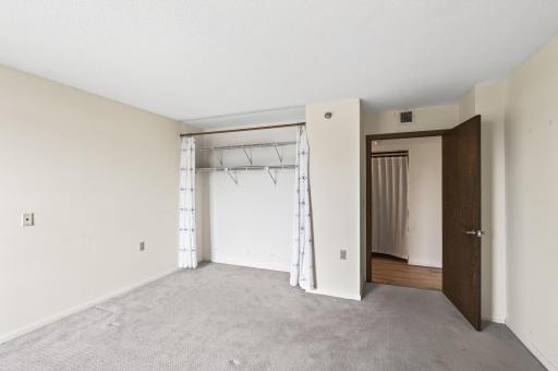 6615 Lake Shore Drive S, 410, Richfield, MN 55423