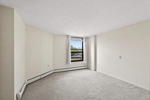 6615 Lake Shore Drive S, 410, Richfield, MN 55423
